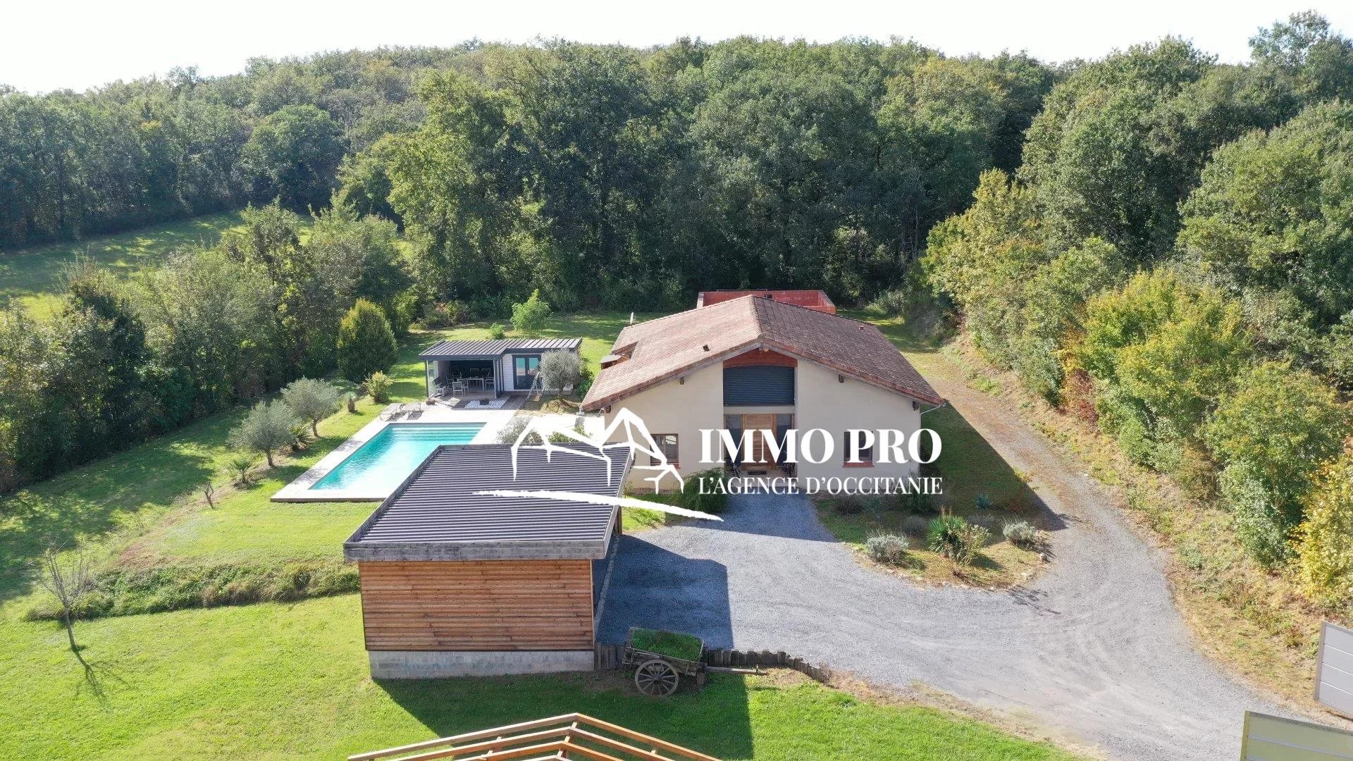 e8c96e5ddf8eee53b83fb8d3a2f69521_795b380525_1920-original-69005